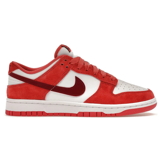 Nike Dunk Low Valentine's Day (Women's)